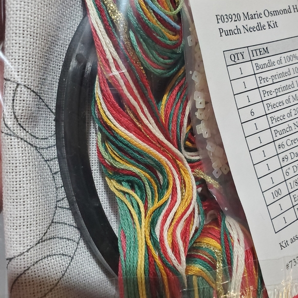 Holiday Marie Osmond Punch Needle Christmas Ornament Set Kit Arts And